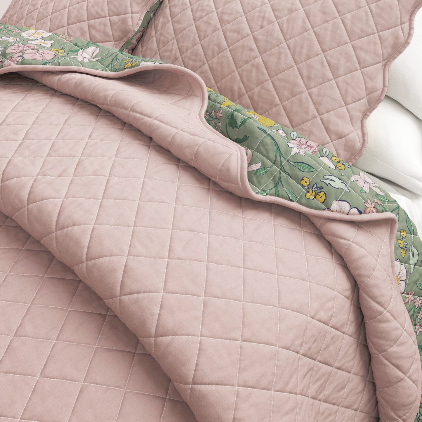 Floral Print & Scalloped Cotton Quilt Set | Gwen Collection